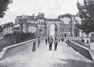 Porta Rivellini a Chianciano Terme vecchia - immagine reperita su web